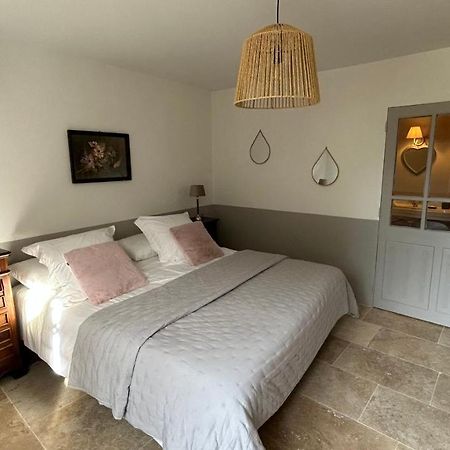 Le Petit Eden Panzió Saint-Quentin-la-Poterie Kültér fotó
